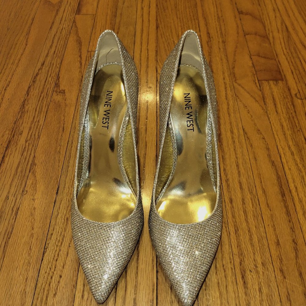 New Nine West Gold Heels size 6